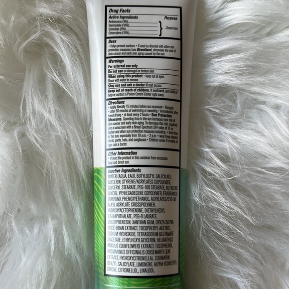 🆕 Bath & Bodywork’s Waikiki Beach Coconut SPF 50 Sunscreen and Body Lotion - Picture 8 of 10